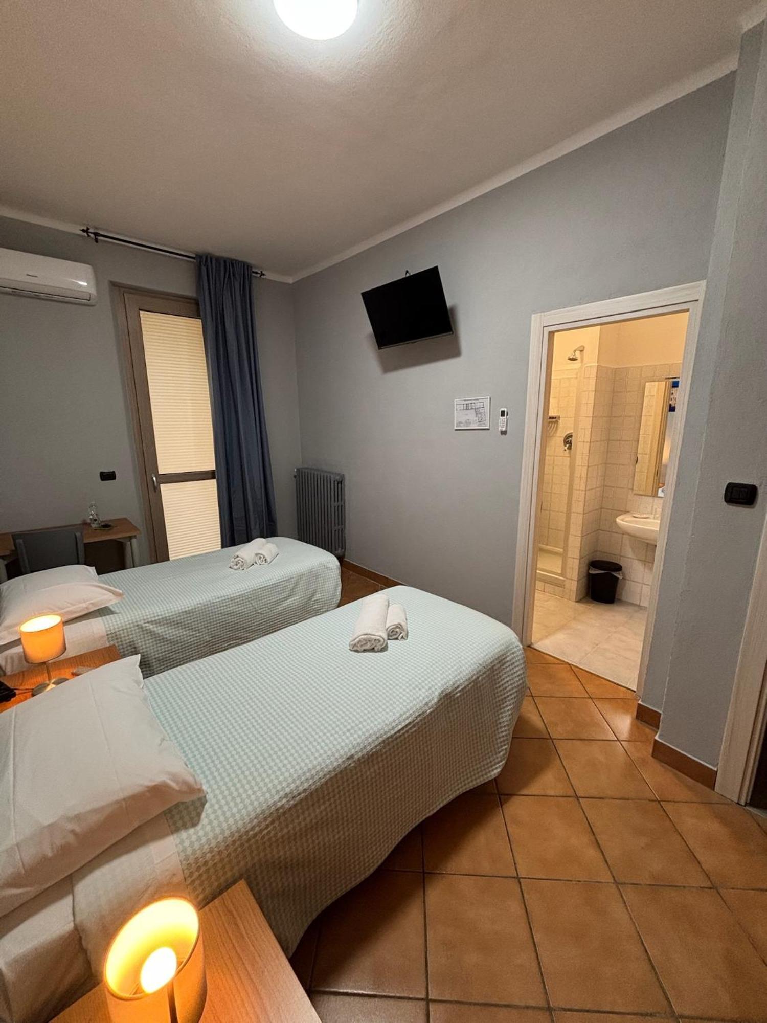 Domus Hotel Caselle Torinese Extérieur photo